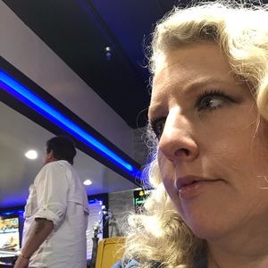 Meet your Posher, Jael